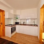 31 Apartment